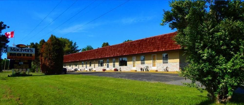Maciver'S Motel And Camp Blind River Eksteriør billede